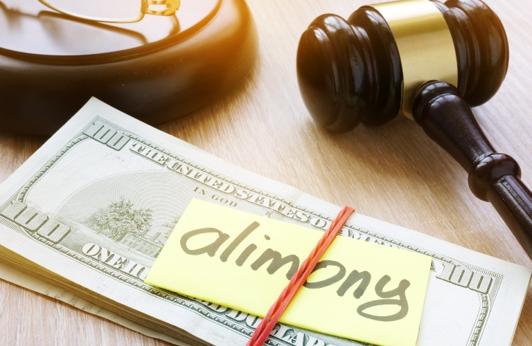 Alimony on a court desk