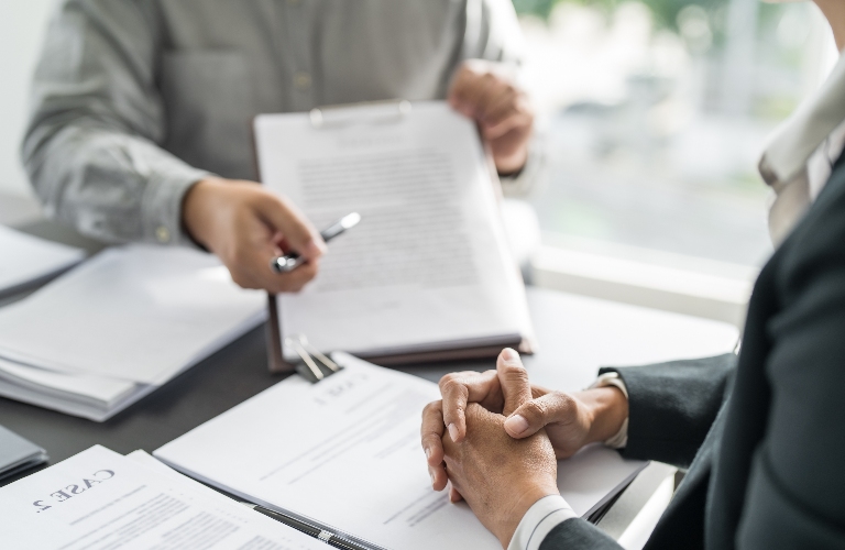 lawyer is consulting client